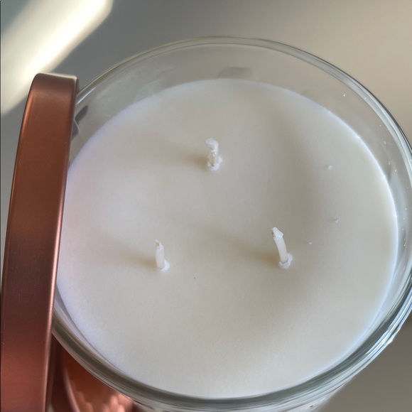 Peppermint Bark Candle - Picture 2 of 3